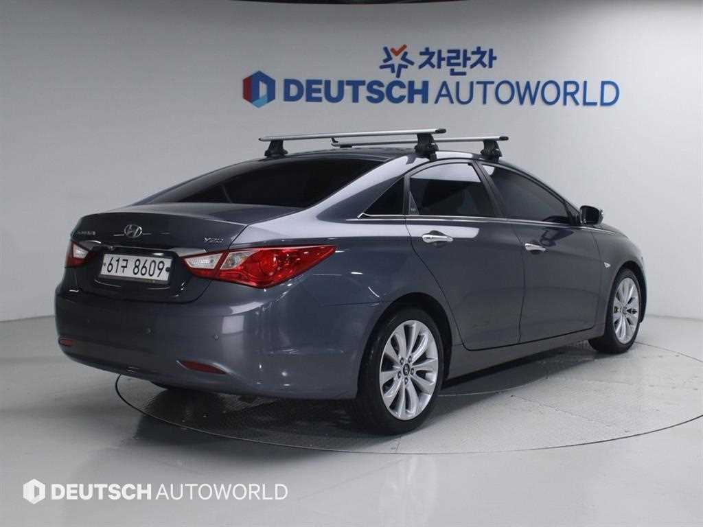 HYUNDAI Sonata - Vista 2
