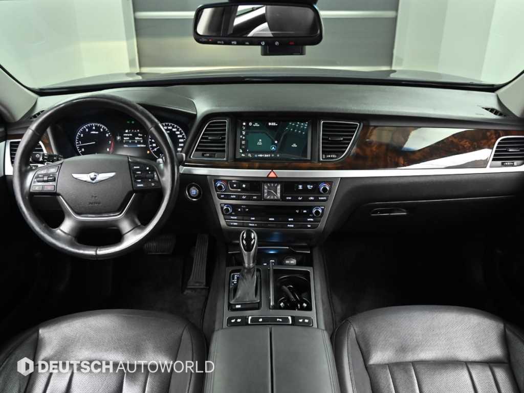 HYUNDAI Genesis - Vista 7