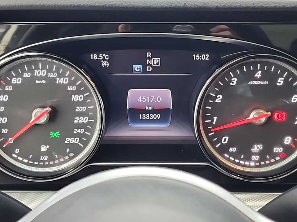 Mercedes Benz E class - Vista 6