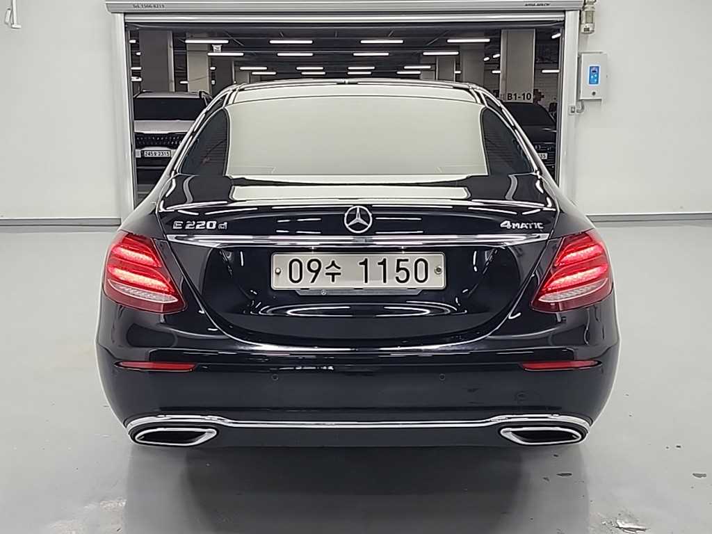 Mercedes Benz E class - Vista 3