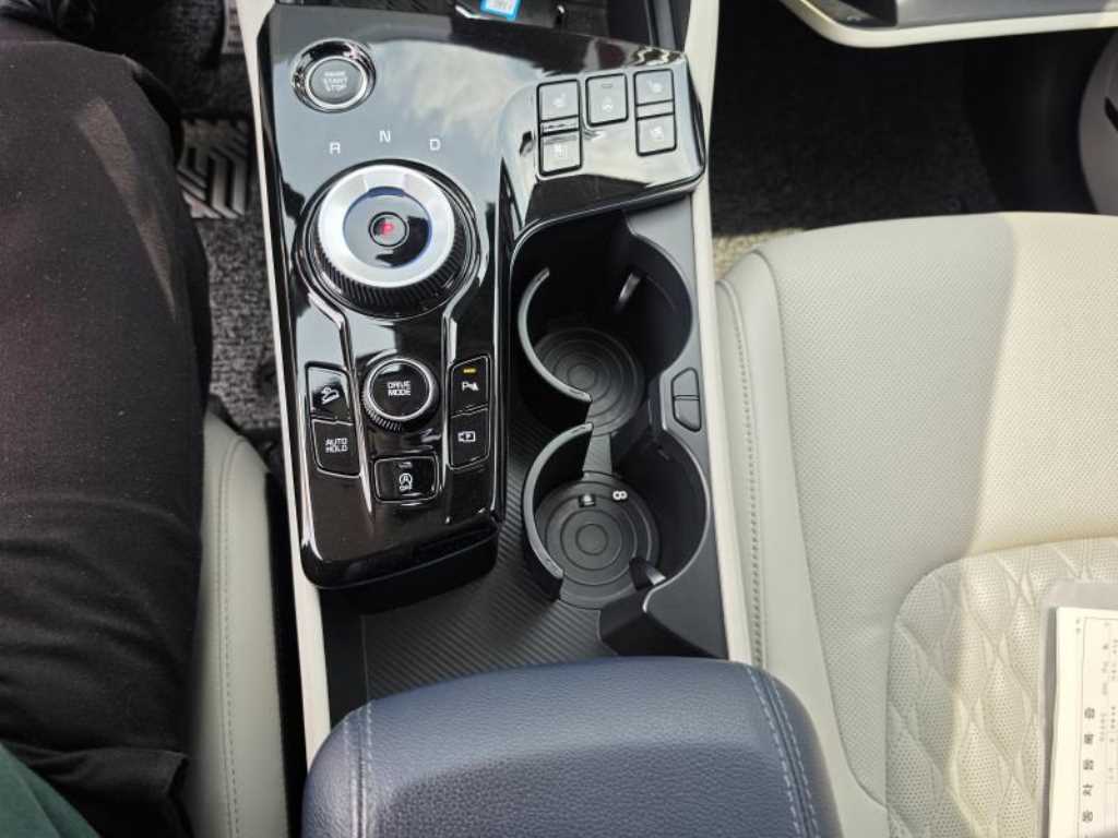 KIA Sportage - Vista 11