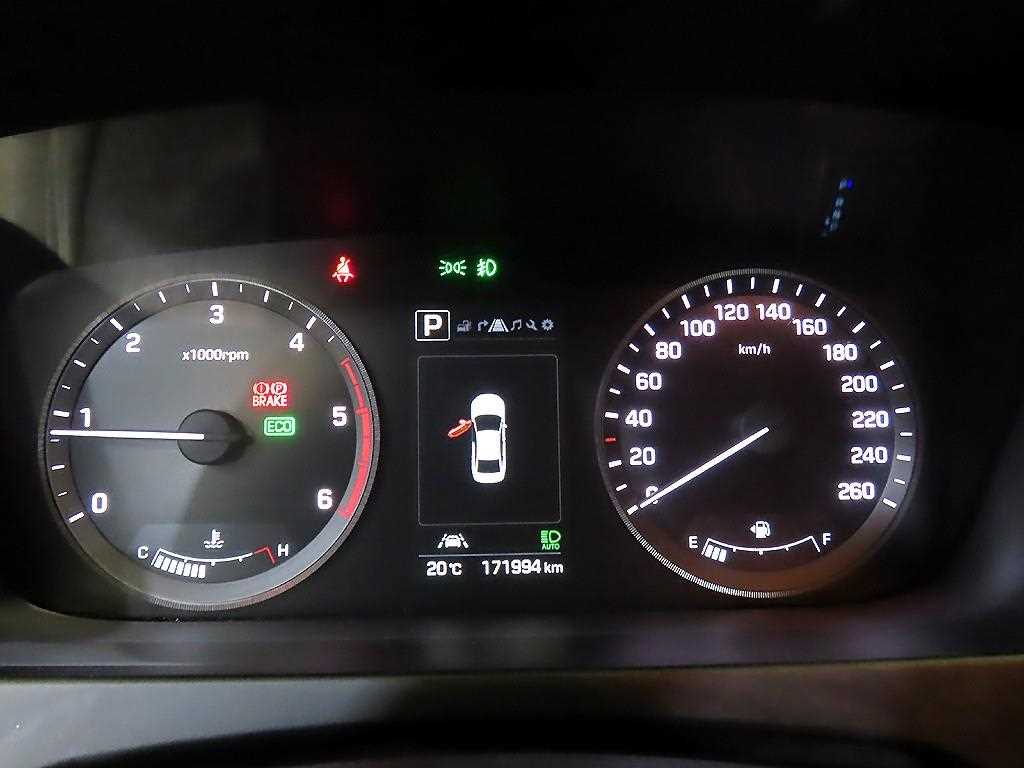 HYUNDAI Sonata - Vista 9