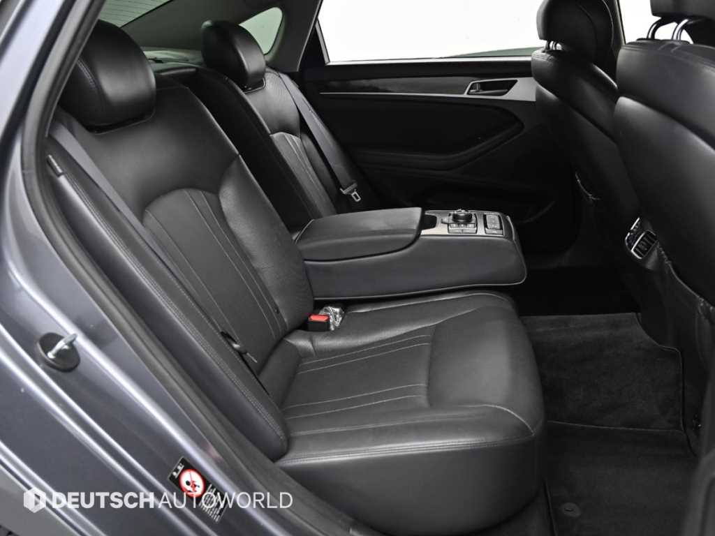 HYUNDAI Genesis - Vista 12