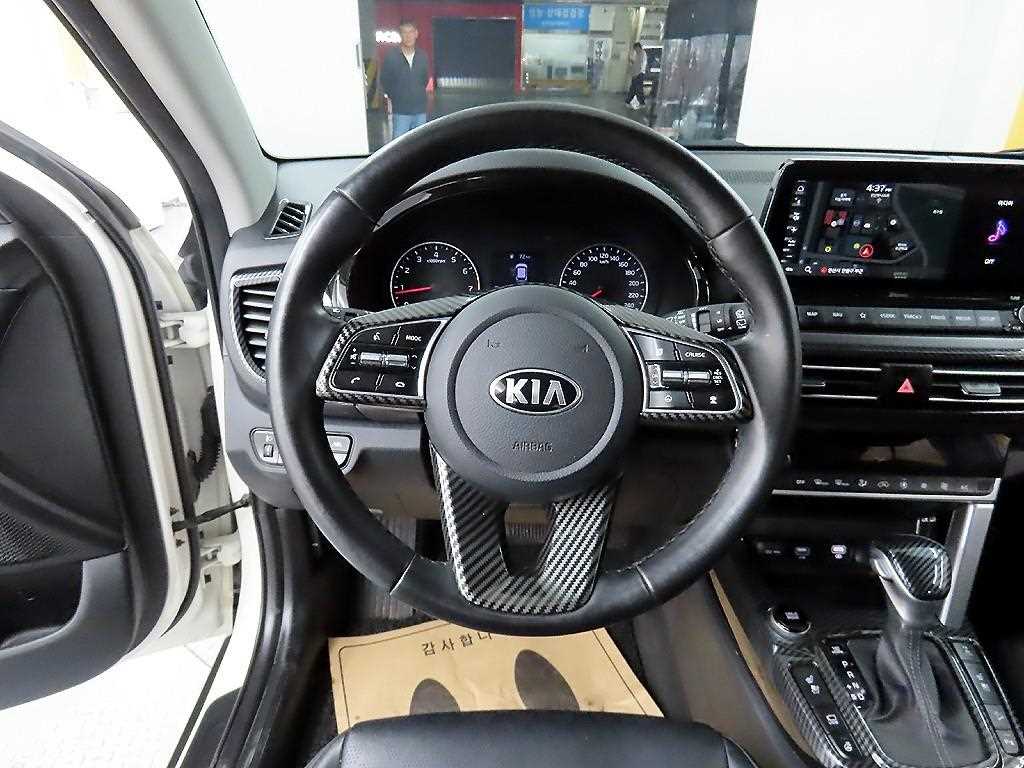 KIA Seltos - Vista 9