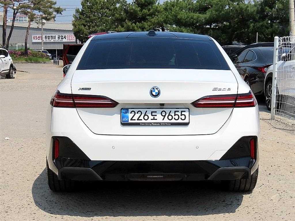 BMW 5 Series - Vista 4