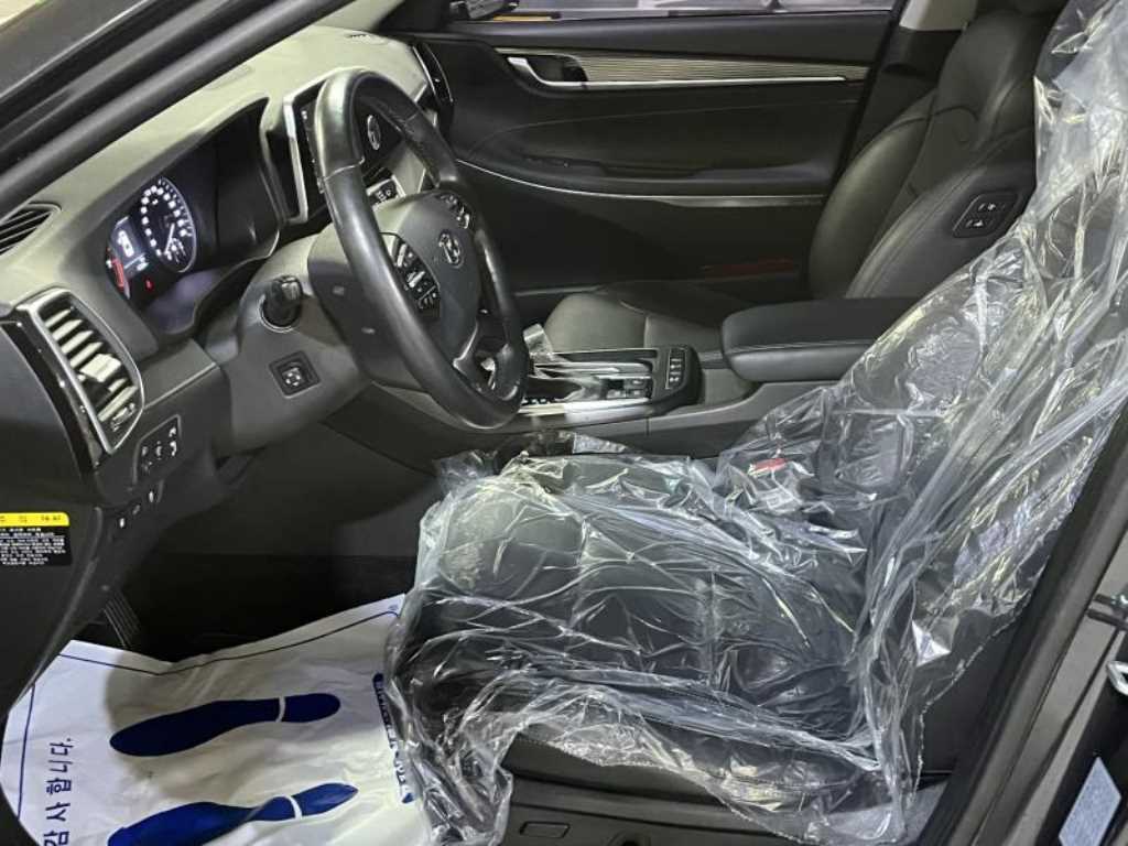 HYUNDAI Grandeur - Vista 7