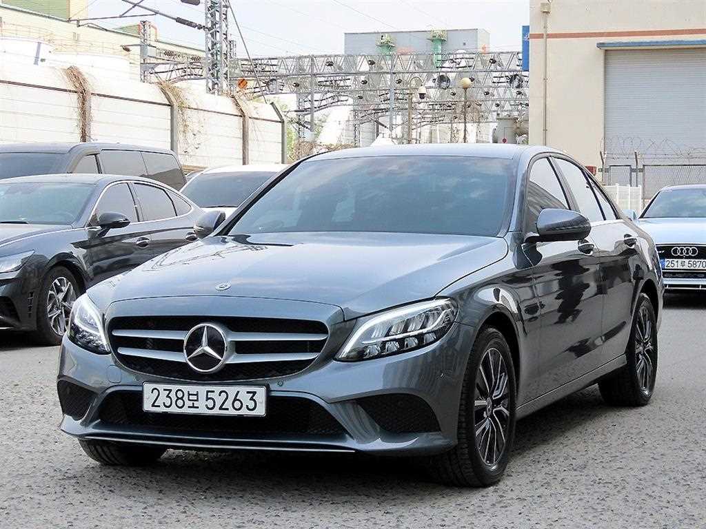 Mercedes Benz C Class - Vista 2