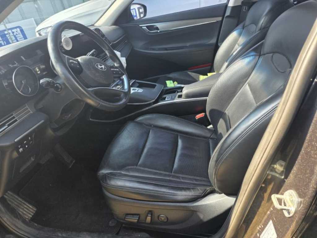 HYUNDAI Grandeur - Vista 3