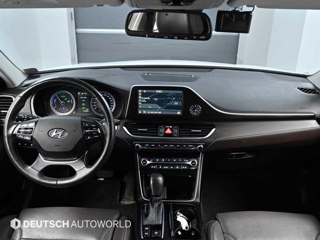 HYUNDAI Grandeur - Vista 7