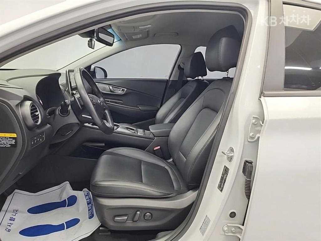 HYUNDAI Kona - Vista 10
