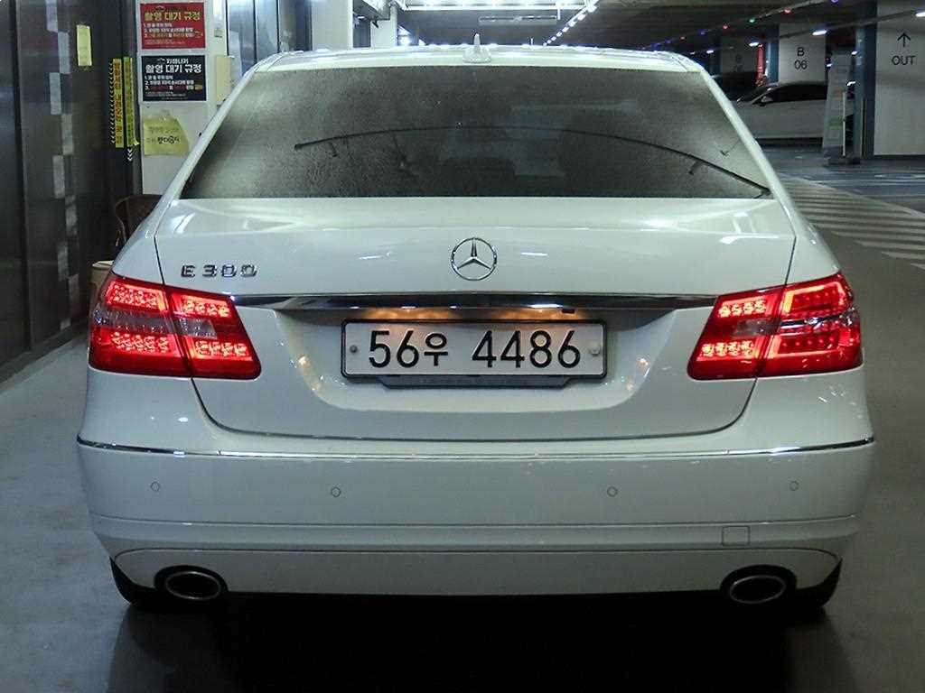 Mercedes Benz E class - Vista 5