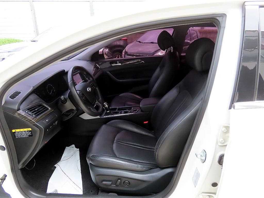 HYUNDAI Sonata - Vista 5
