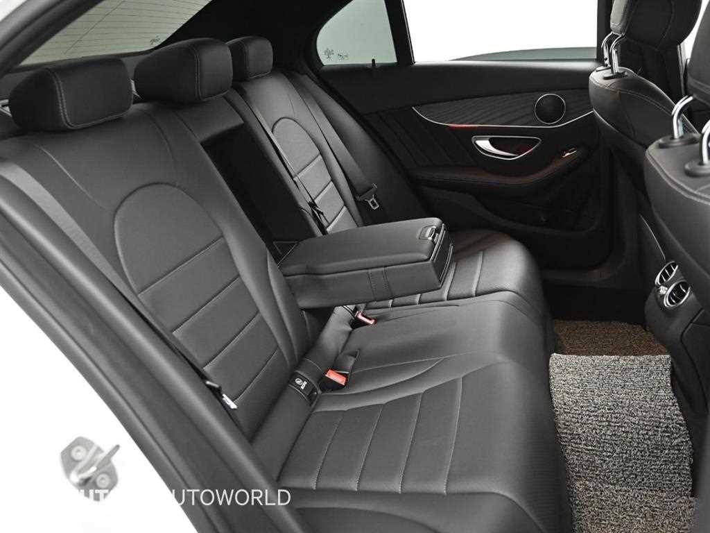 Mercedes Benz C Class - Vista 12