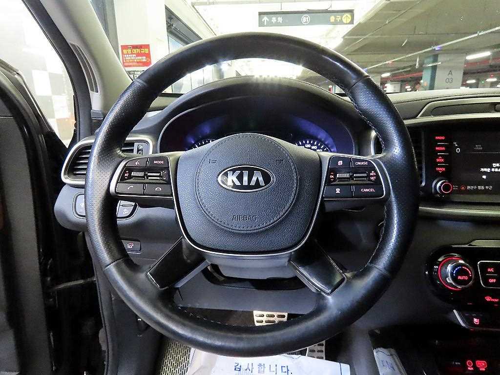KIA Sorento - Vista 8