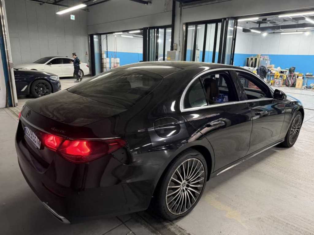 Mercedes Benz E class - Vista 4
