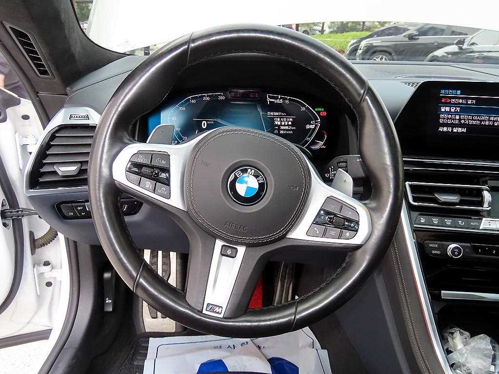 BMW 8 Series - Vista 8