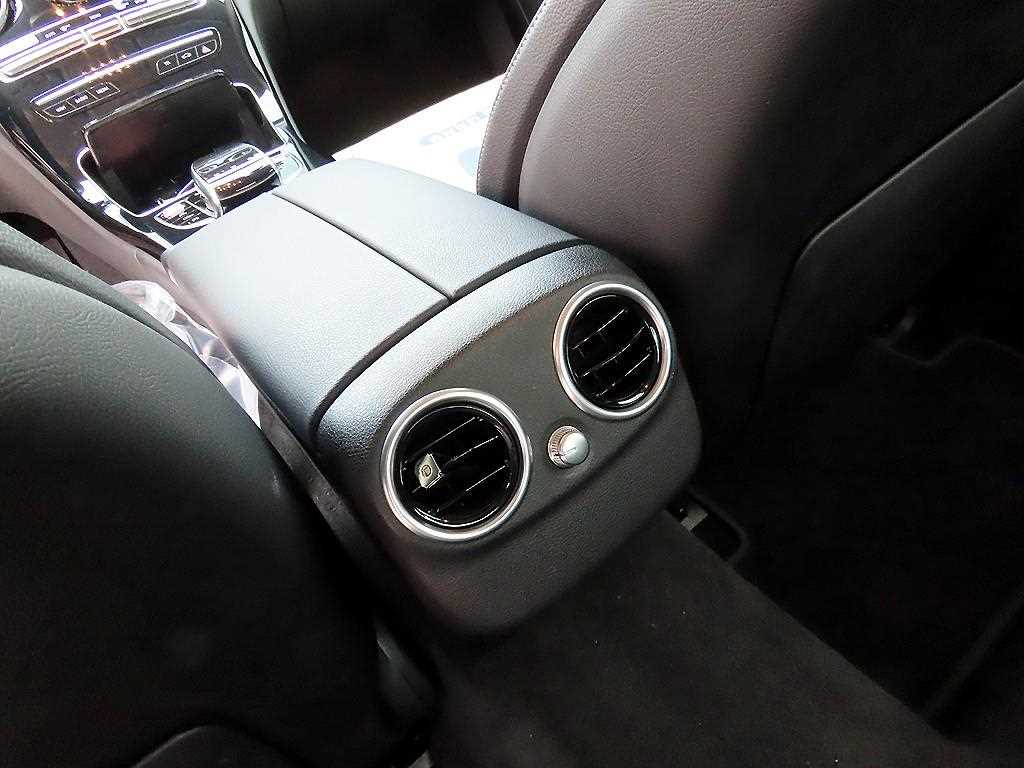 Mercedes Benz C Class 2019 Gris - Importación desde Corea - HF Imports Iquique - Foto 17