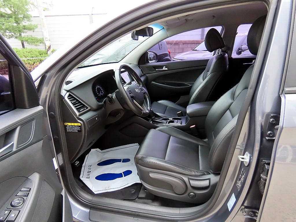 HYUNDAI Tucson - Vista 5