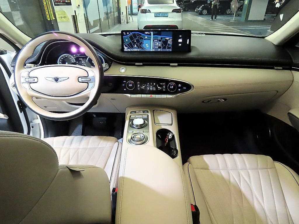 Genesis GV70 - Vista 10