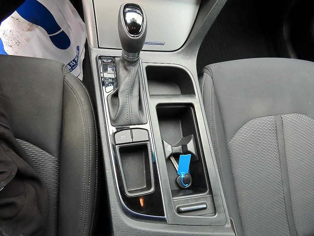 HYUNDAI Sonata - Vista 10