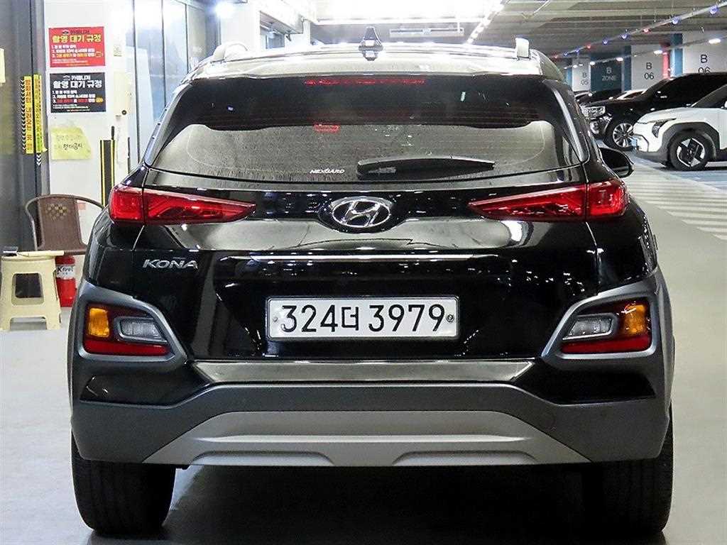 HYUNDAI Kona - Vista 5