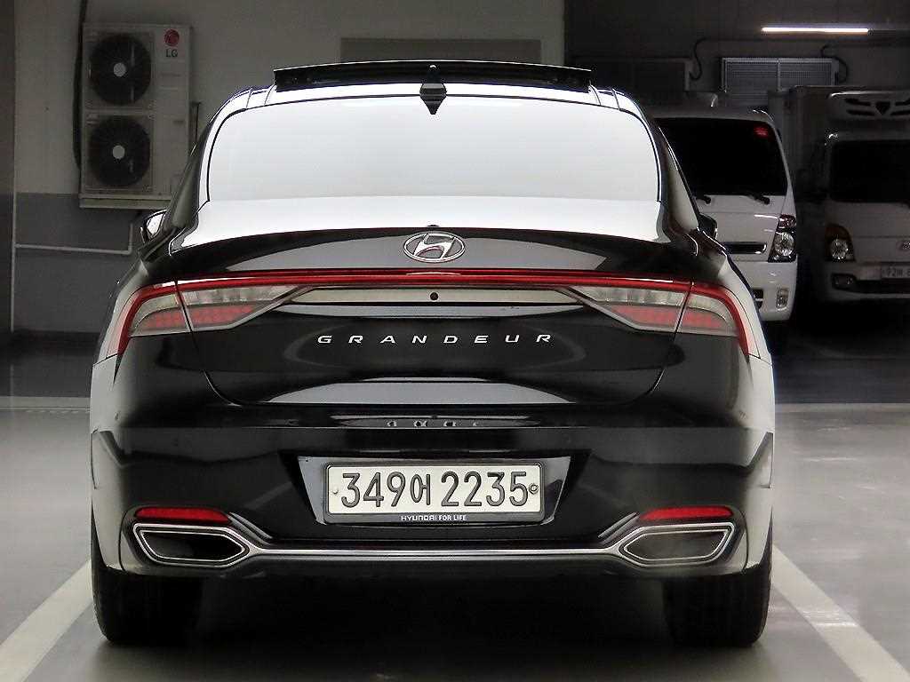 HYUNDAI Grandeur - Vista 3