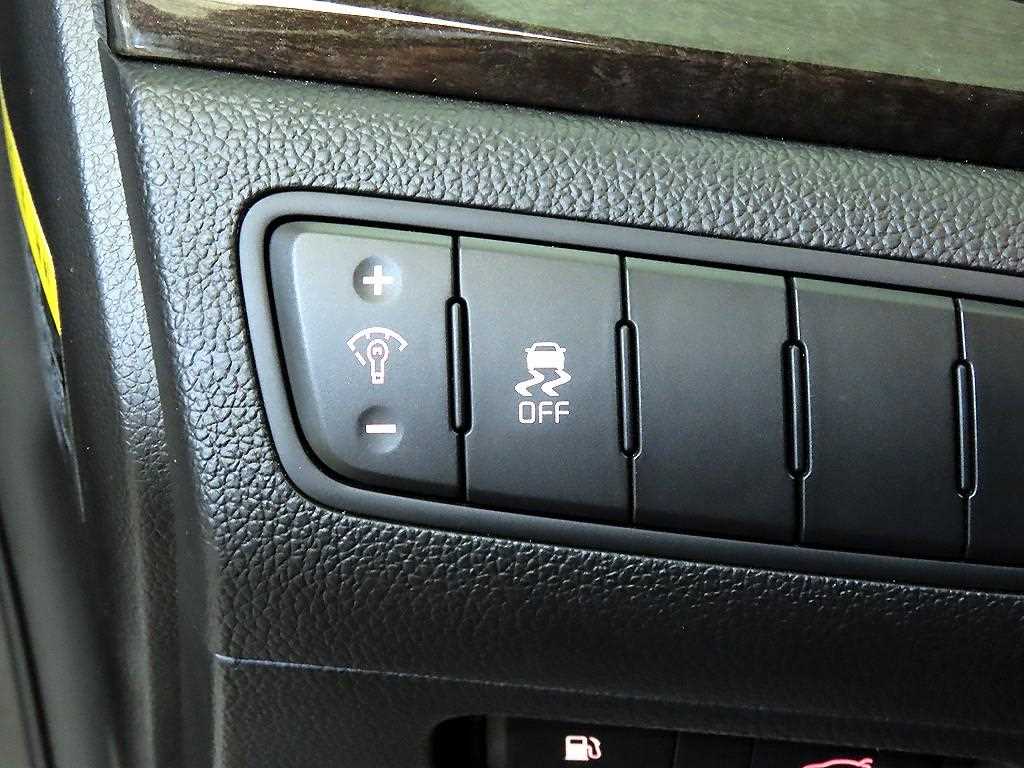 KIA K7 2014 Negro - Importación desde Corea - HF Imports Iquique - Foto 14