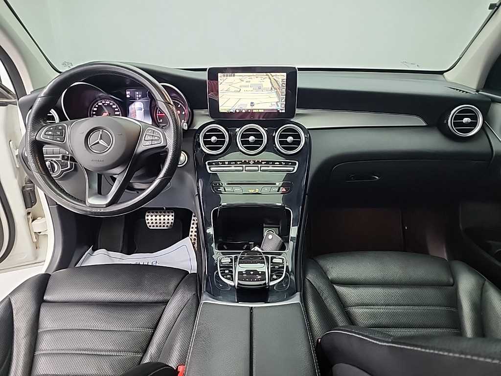 Mercedes Benz GLC Class - Vista 7