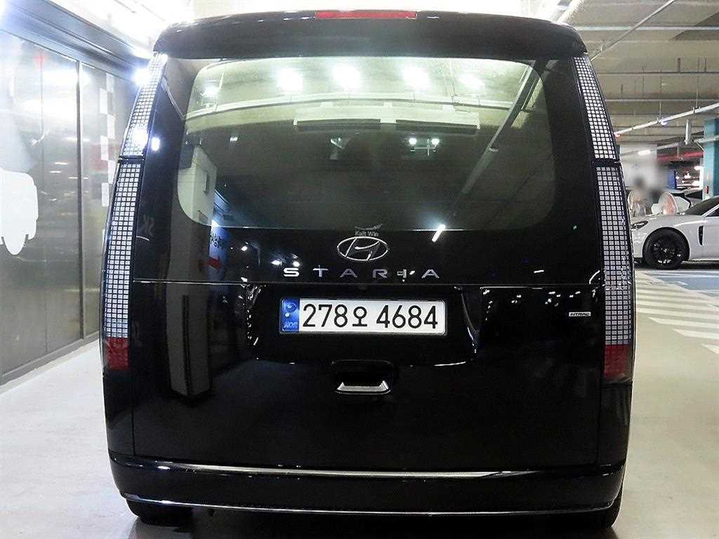 HYUNDAI Staria - Vista 5