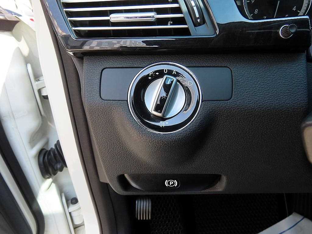 Mercedes Benz E class - Vista 11