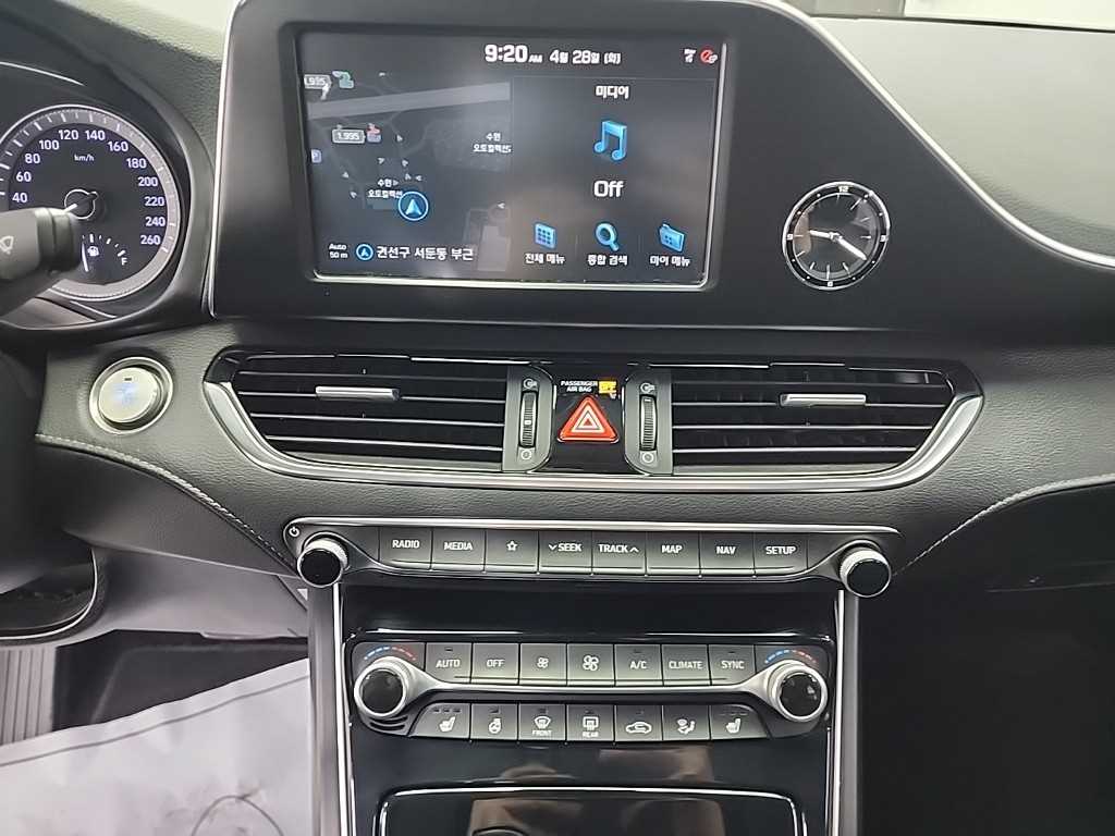 HYUNDAI Grandeur - Vista 10