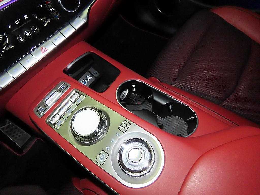 Genesis GV70 - Vista 12