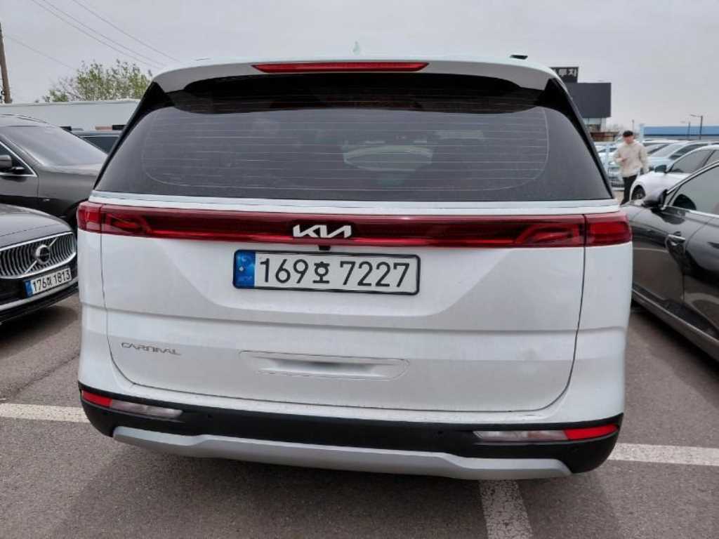 KIA Carnival - Vista 3