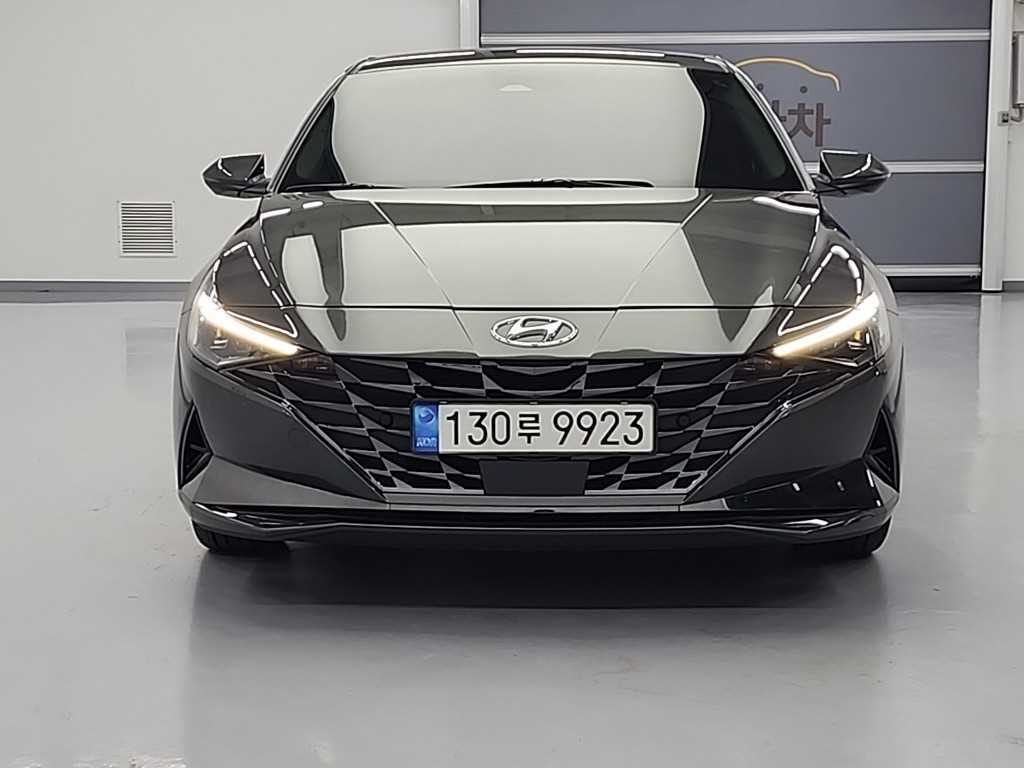 HYUNDAI Avante - Vista 2