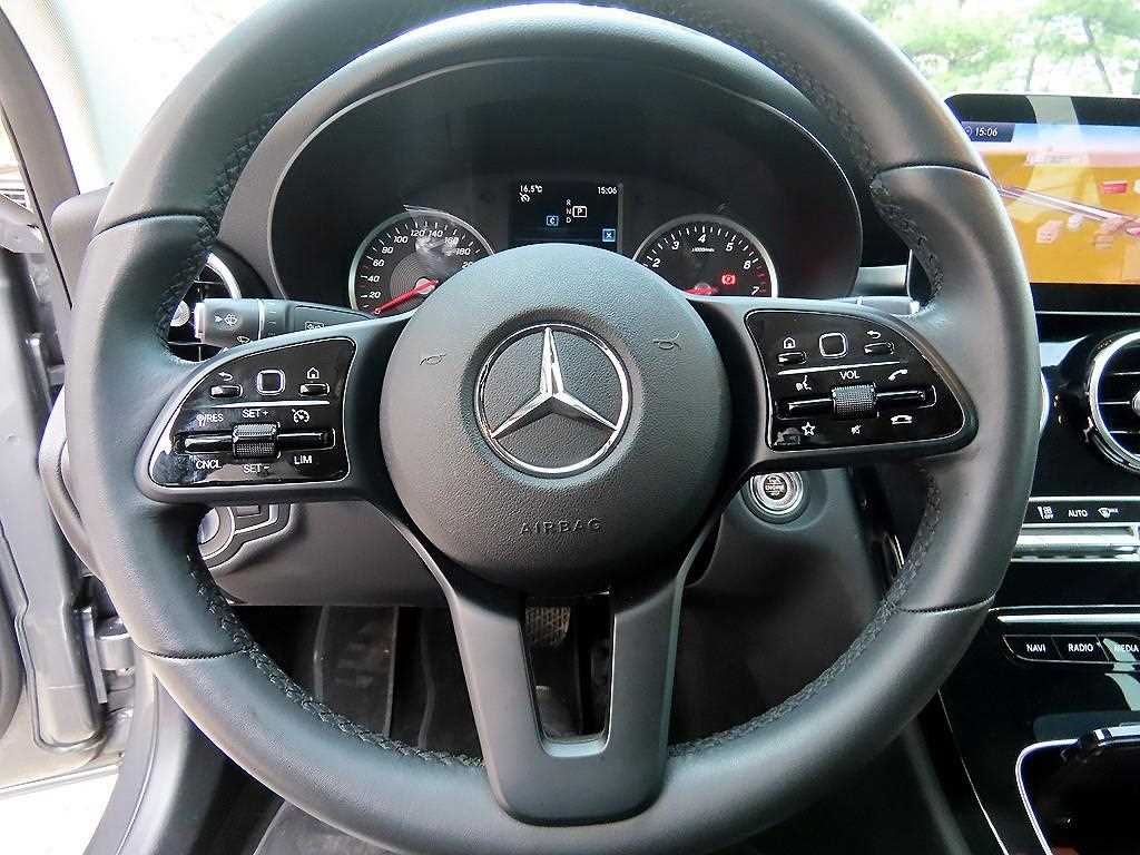 Mercedes Benz C Class - Vista 8