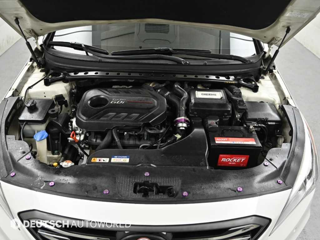 HYUNDAI Sonata - Vista 6