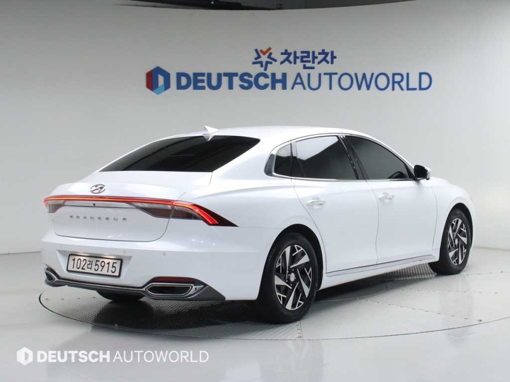 HYUNDAI Grandeur - Vista 2