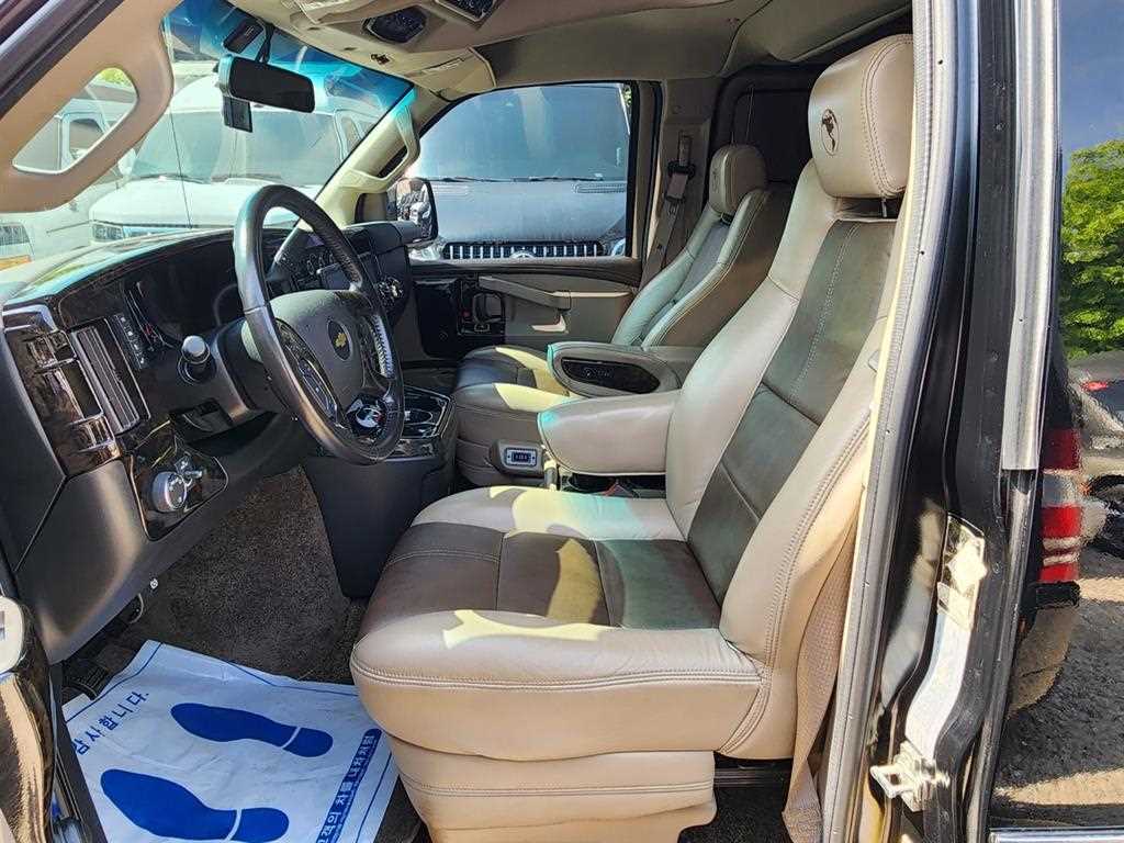 Chevrolet Express van - Vista 11