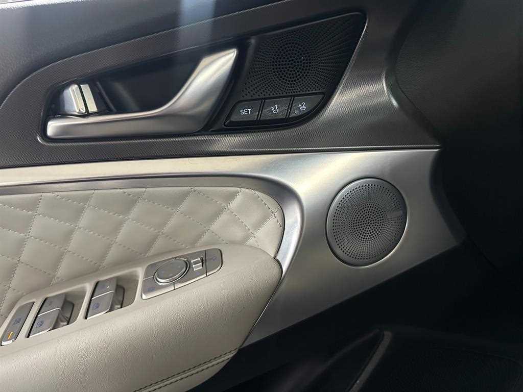Genesis G70 - Vista 9