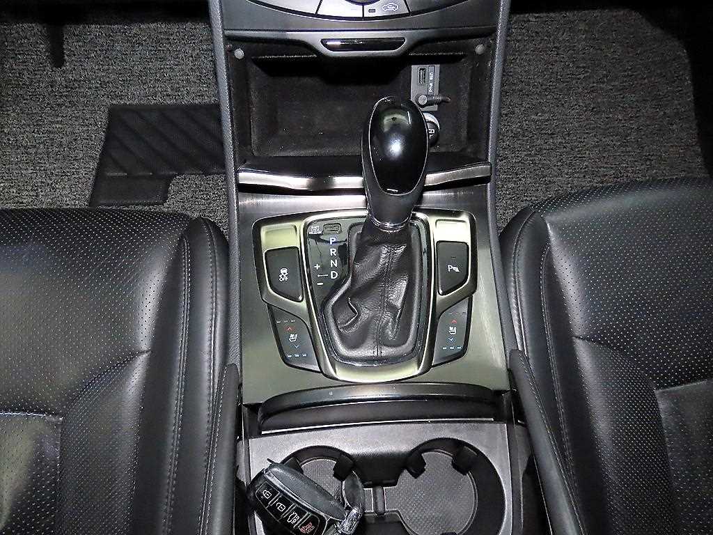 HYUNDAI Grandeur - Vista 12