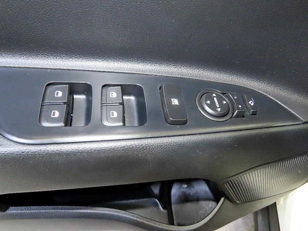 KIA Stonic 2019 Blanco - Importación desde Corea - HF Imports Iquique - Foto 13