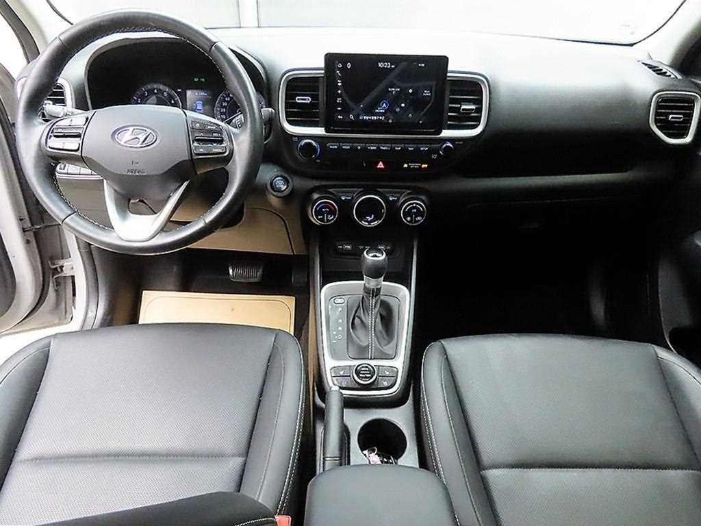 HYUNDAI Venue - Vista 7