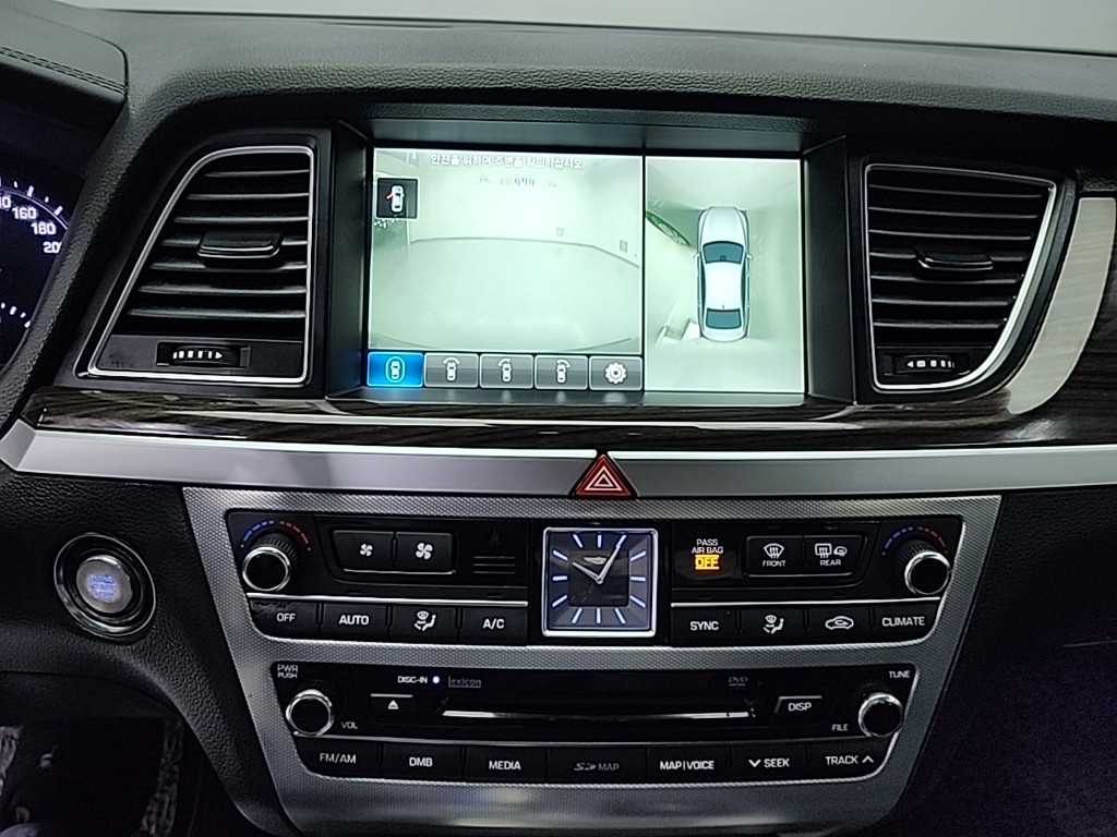 Genesis G80 - Vista 10
