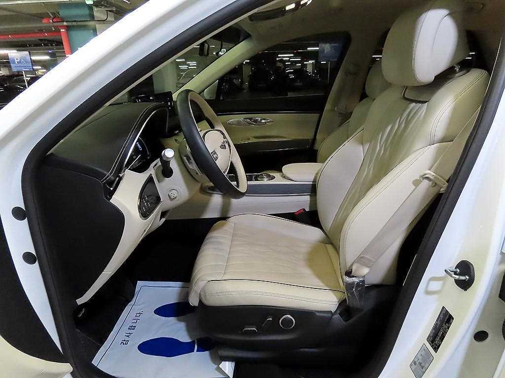 Genesis GV70 - Vista 6