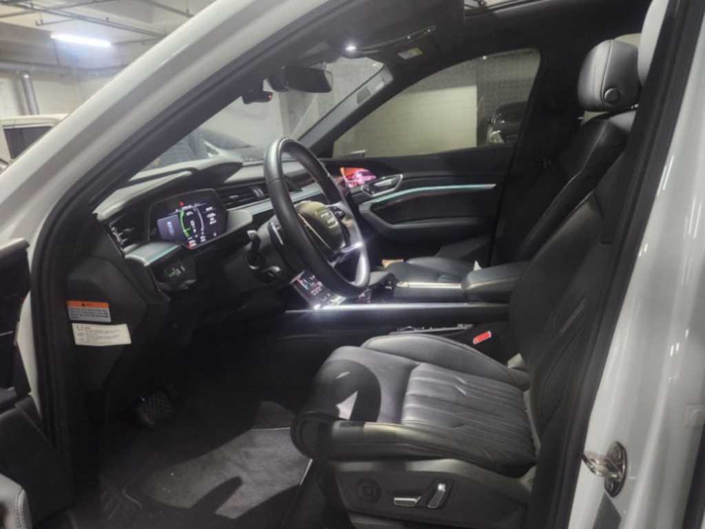 Audi e-Tron - Vista 4