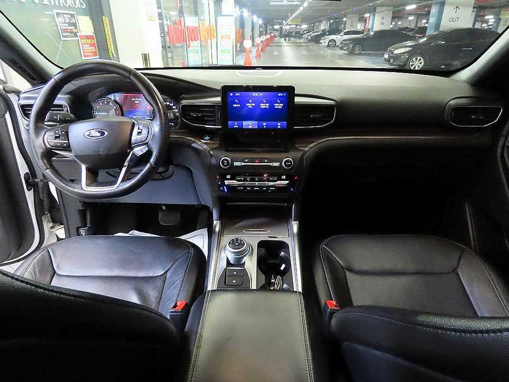 Ford Explorer - Vista 10