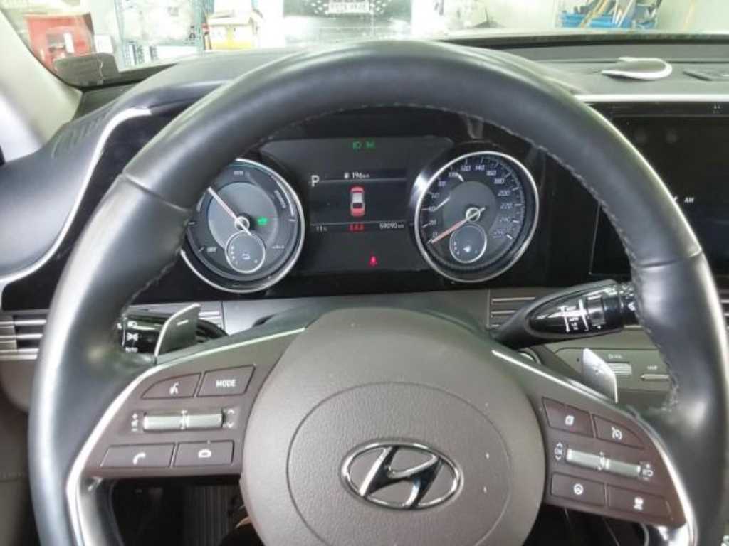 HYUNDAI Grandeur - Vista 5