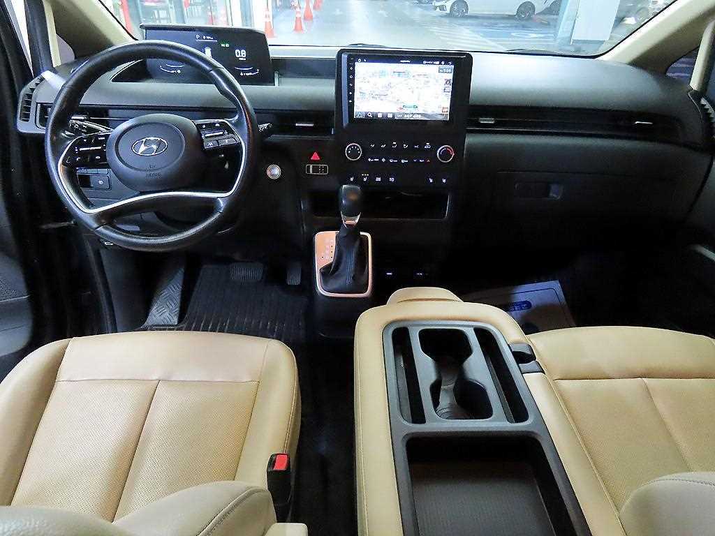 HYUNDAI Staria - Vista 8
