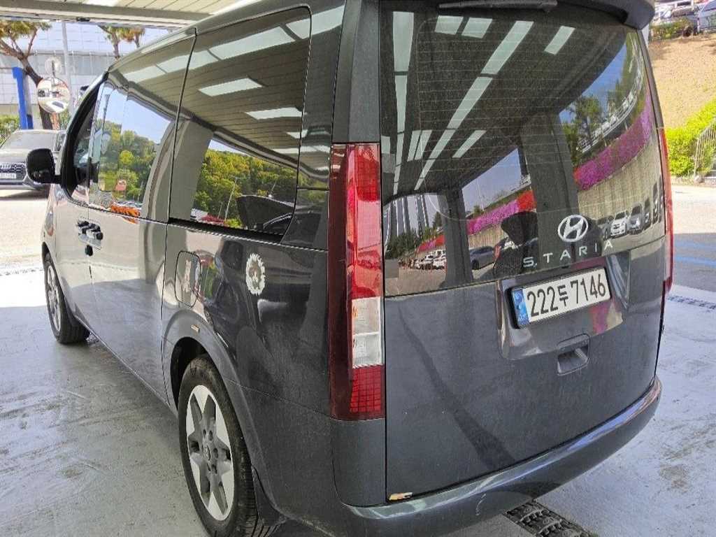 HYUNDAI Staria - Vista 2