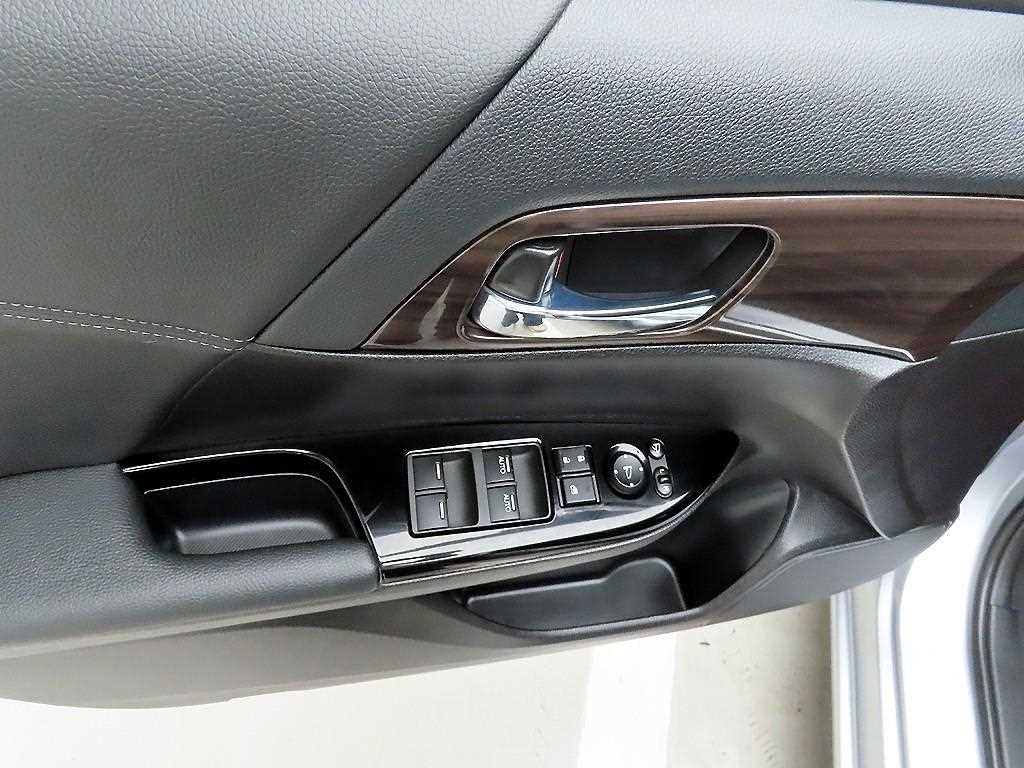 Honda Accord - Vista 11